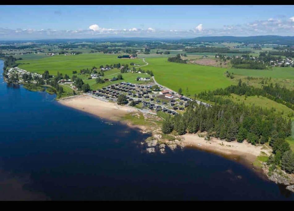 Attraktiv & Smart Funkishytte Pa Nes Strandhager. Holiday home *