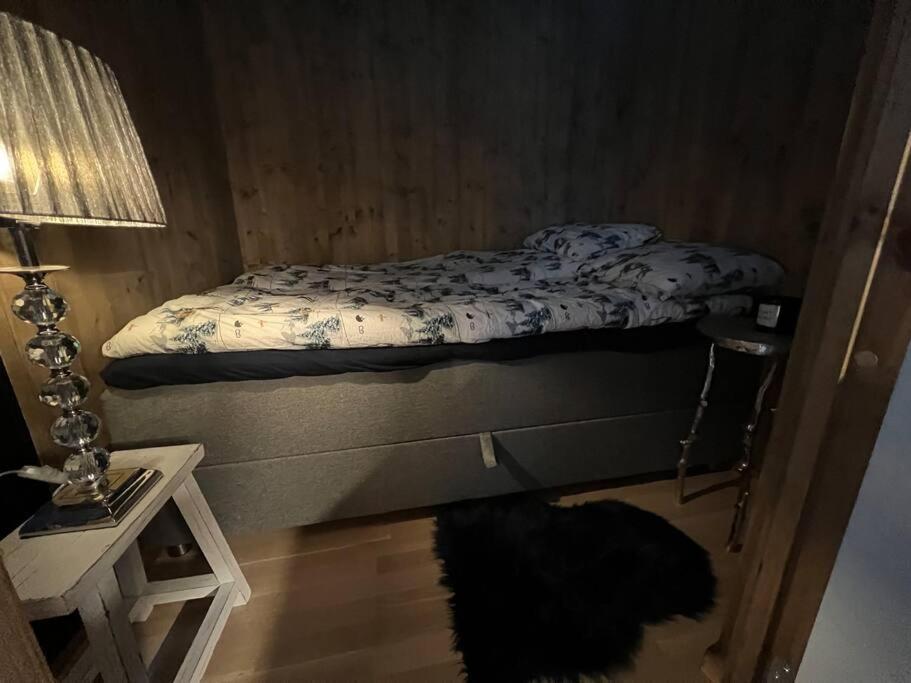 Attraktiv & Smart Funkishytte Pa Nes Strandhager. Holiday home *
