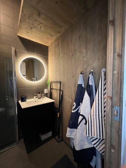 Holiday home Attraktiv & Smart Funkishytte Pa Nes Strandhager. *