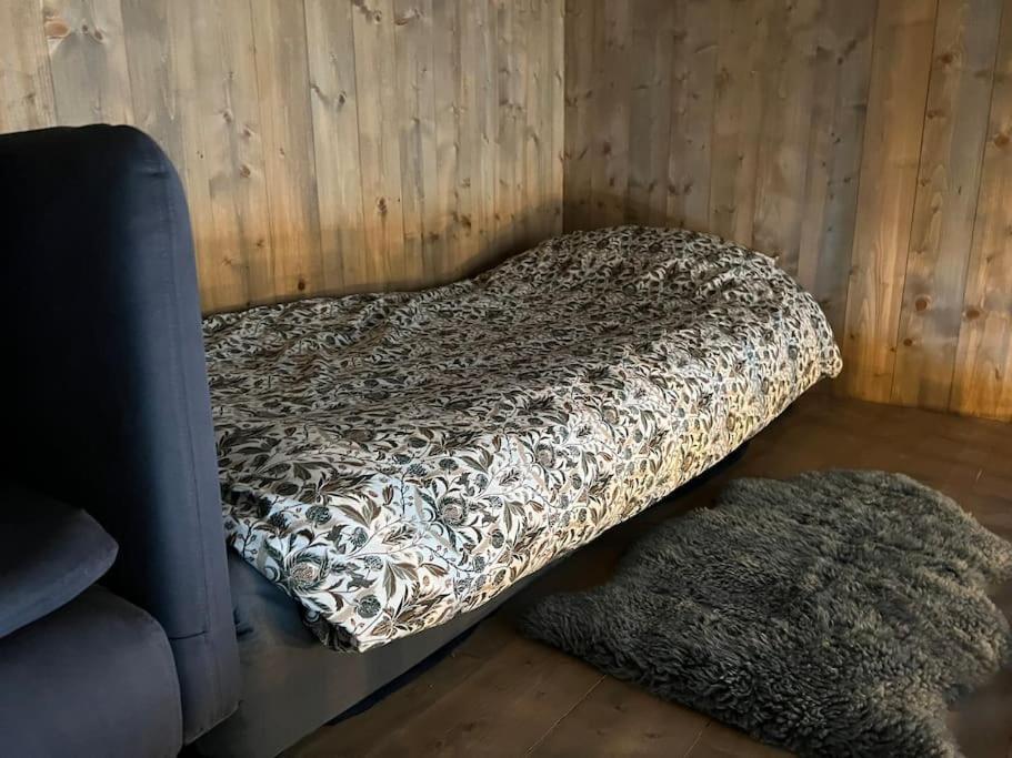 Attraktiv & Smart Funkishytte Pa Nes Strandhager. * Arnes (Nes)