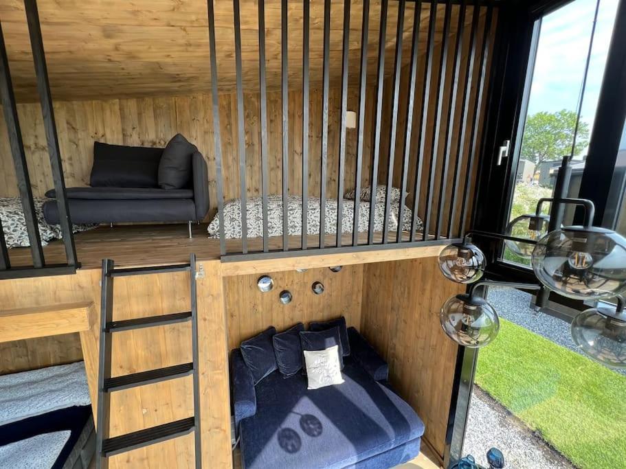 Attraktiv & Smart Funkishytte Pa Nes Strandhager. Holiday home